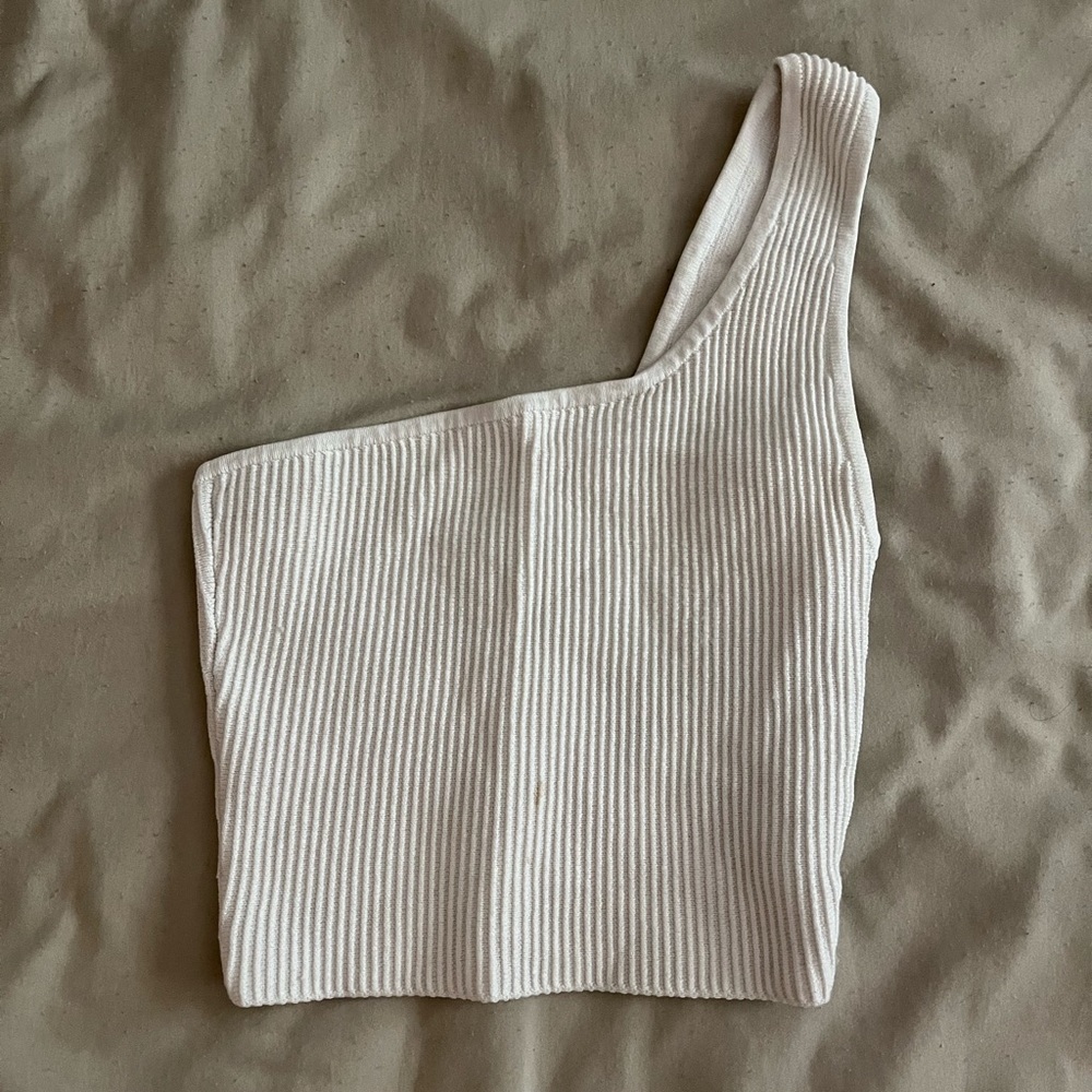 Aritzia Babaton Sculpt One-Shoulder Cropped Tank✨